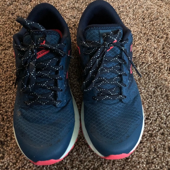 New Balance 690 AT - Picture 2 of 6